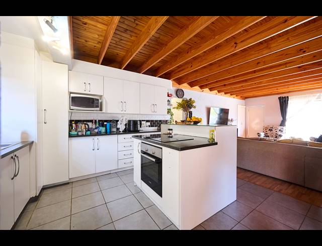 3 BEDROOM TOWNHOUSE FOR SALE IN BUCCLEUCH